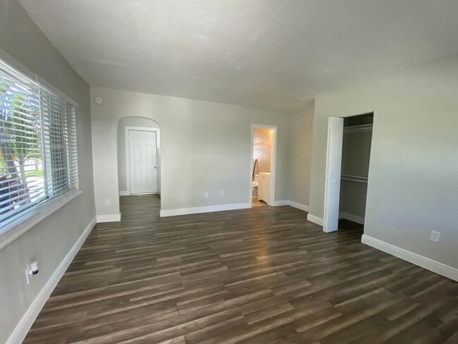 Photo - 605 N Federal Hwy Unit 1