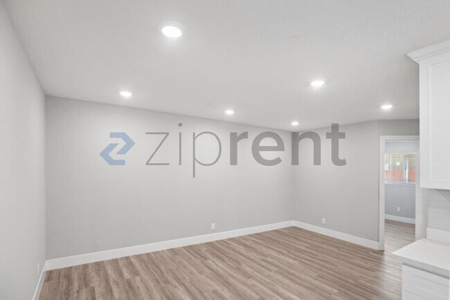 Photo - 26910 Manon Ave