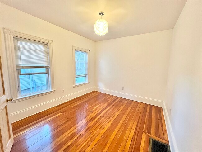 Photo - 18 Sherman St Unit 1