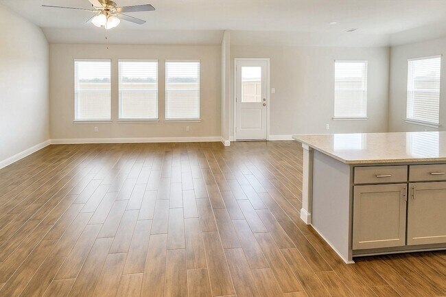 Photo - 292 Sunnyside Dr