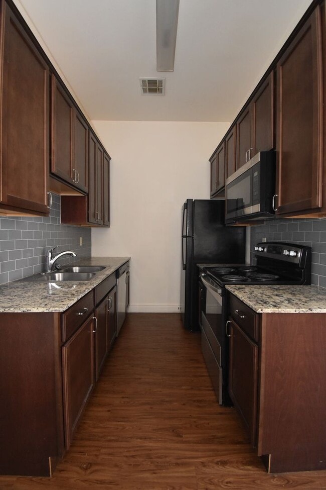 Photo - Hidden Oaks Apartments Unit 2410 W. Barnett Springs Ave