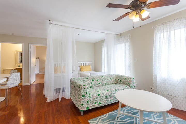 Photo - 701 S Kingsley Dr Apartments