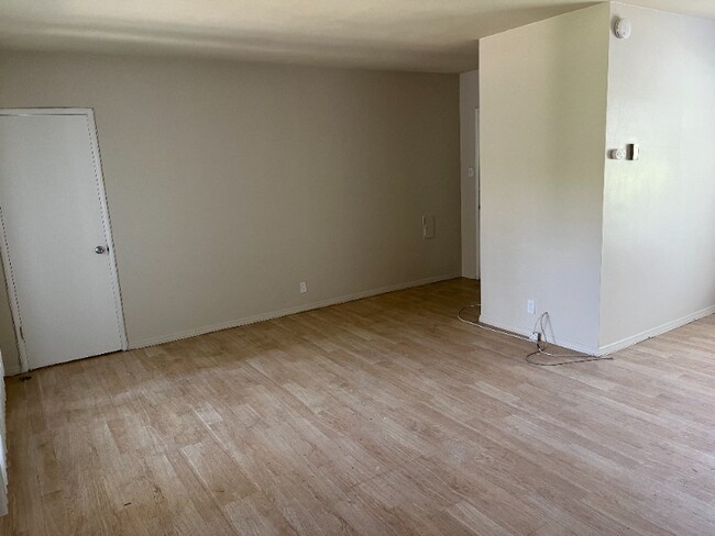 170 S Chester Ave Unidad 1