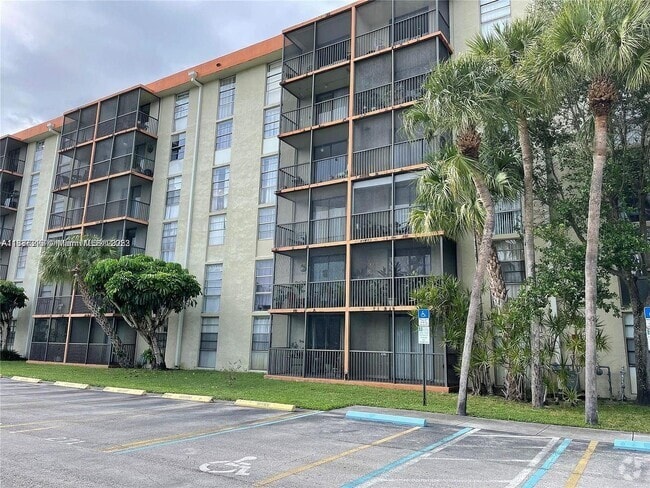 Building Photo - 16851 NE 23rd Ave Unit A409 Rental