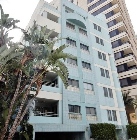 Front - 10336 Wilshire Blvd Unit 302