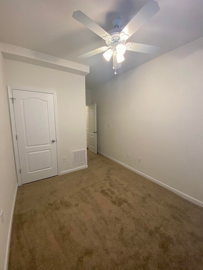 Watergate Townhomes For Rent in Milford, DE