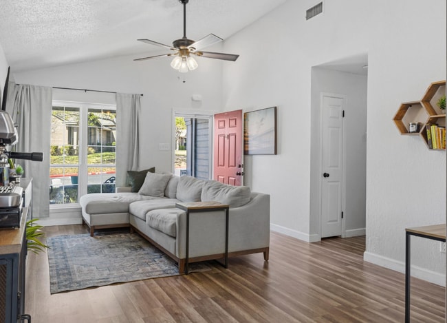 Photo - 1015 E Yager Ln Unit 134