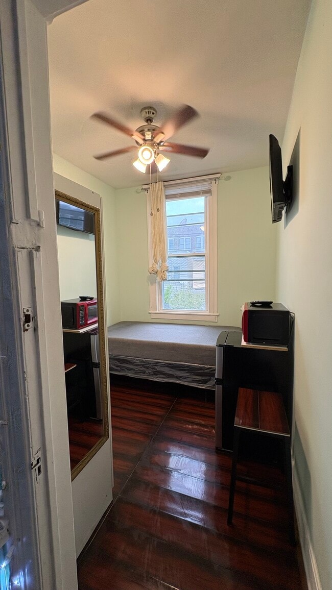 Photo - 2308 Kerrigan Ave Unit Room Rental