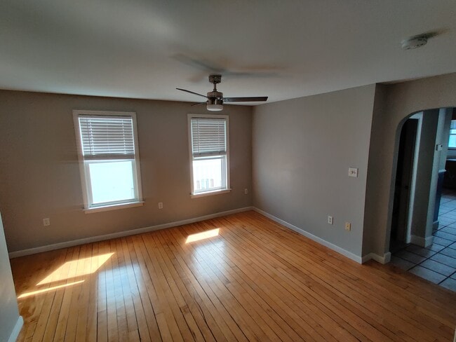 Sala de estar - 578 Dubuque St Unidad 3