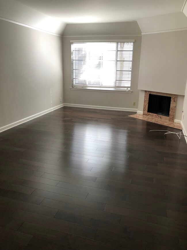 Master bedroom - 11745 Montana Ave Unit # 201