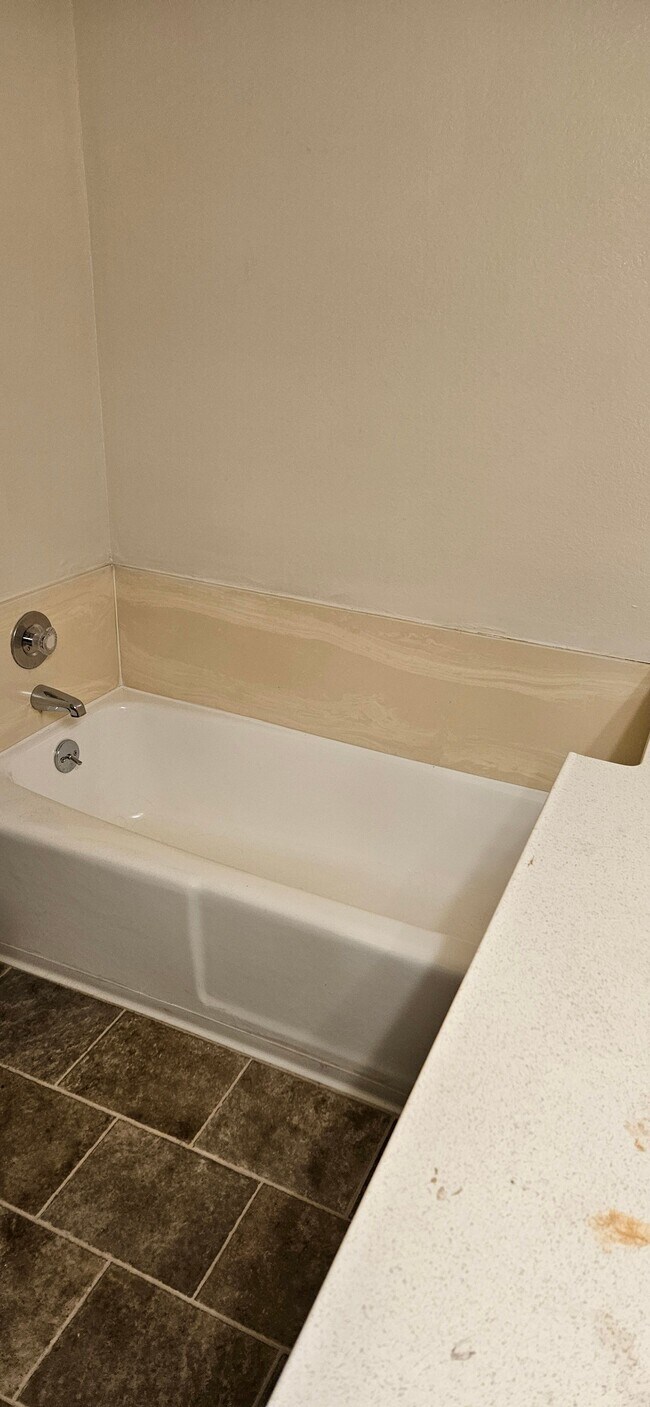 Photo - Wellworth Towers Apartments