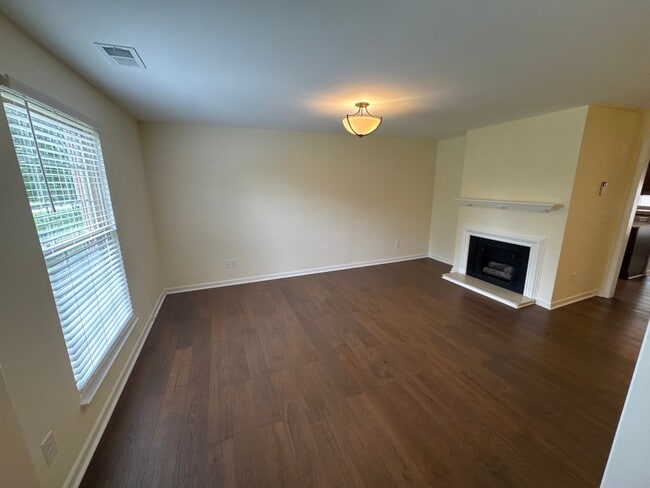 Photo - Spacious 3-Bedroom Townhome in the Heart o...