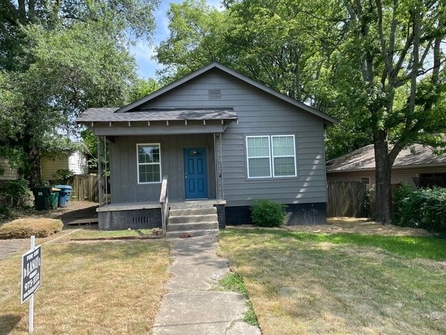 Building Photo - Totally remodeled 2 bedroom 2 Bath Home Ne...