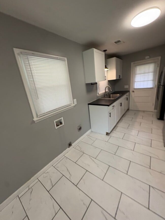 Photo - 1801 Myrna Ln
