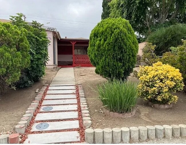 Building Photo - 4640 Clairemont Dr