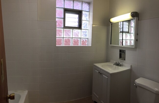 Photo - 2934 S Keeley St Unit 2