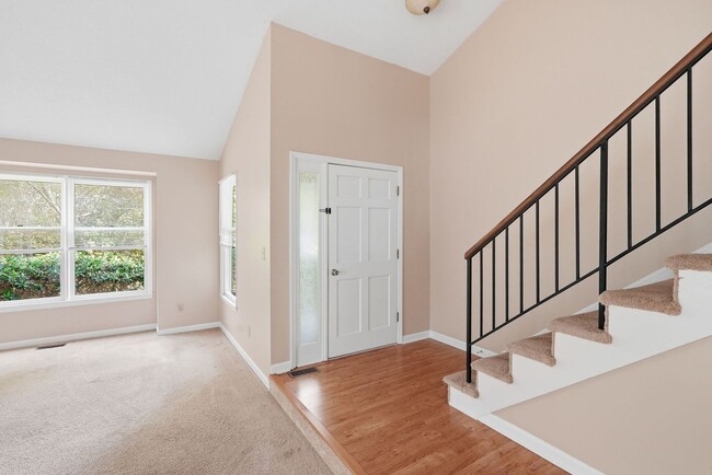 10 Clover Dr