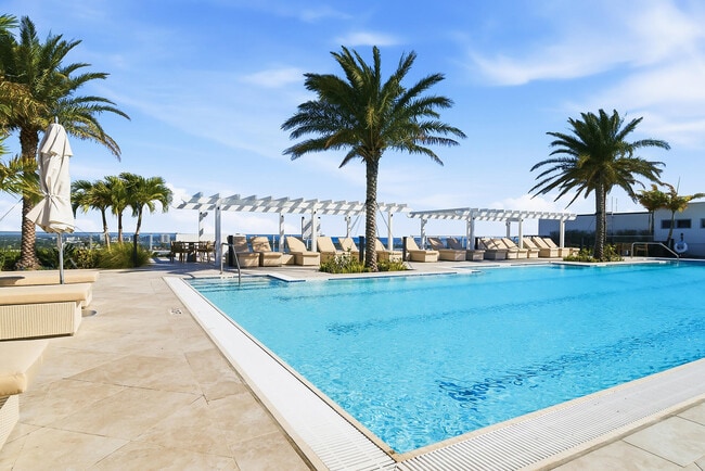 Building Photo - 220 Lake Shore Dr Unit 1021