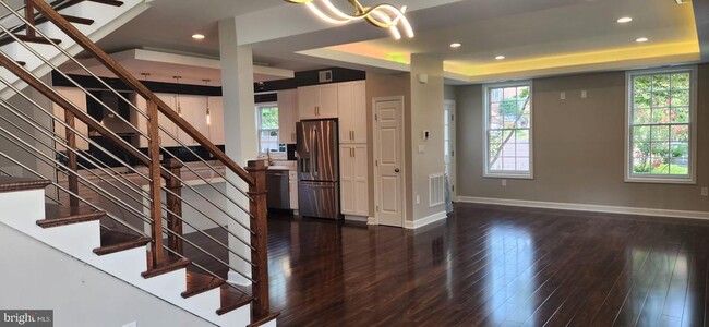 Photo - 402 McKenzie Dr