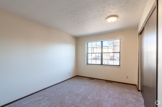 1BR, 1BA - 563SF -Kiser - Bedroom