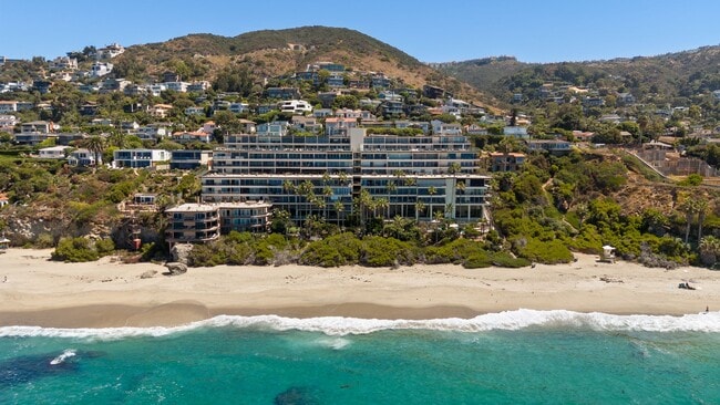 Building Photo - Discover a Coastal Sanctuary at Laguna Royale, Laguna Beach. Comes with 2 Parking Spaces! Unit 15