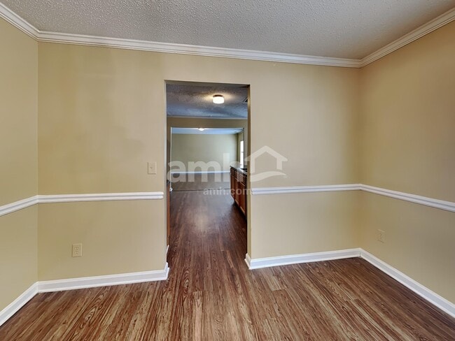 Photo - 1642 Village Place Cir NE
