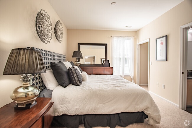 2BR,2BA,-1034SF, The Seaport