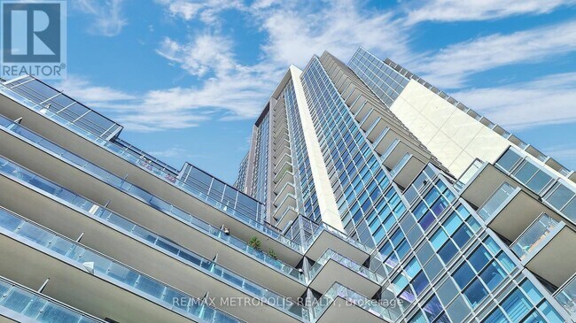 Photo - 30 Meadowglen Pl Unité 2405