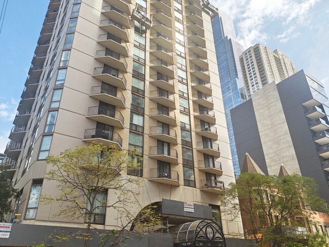 Building Photo - 70 W Huron St Unit 1507