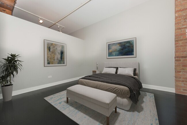 Photo - 520 W Huron St