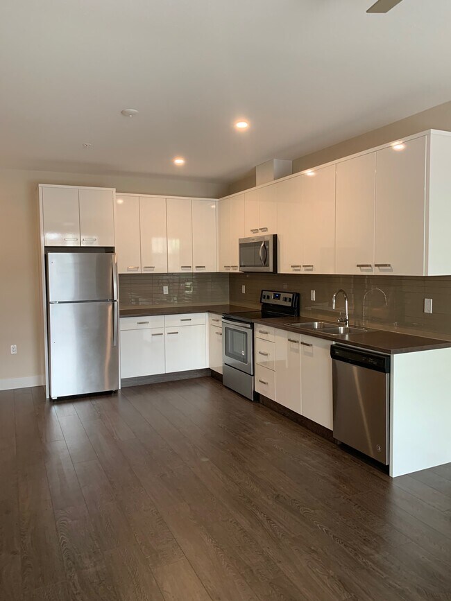 Photo - 45513-45513 Market Way