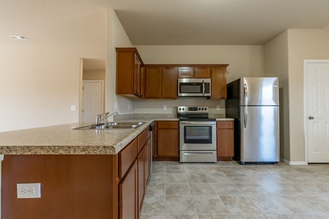 Photo - Beautiful 4 bedroom Home on Valley View Go...