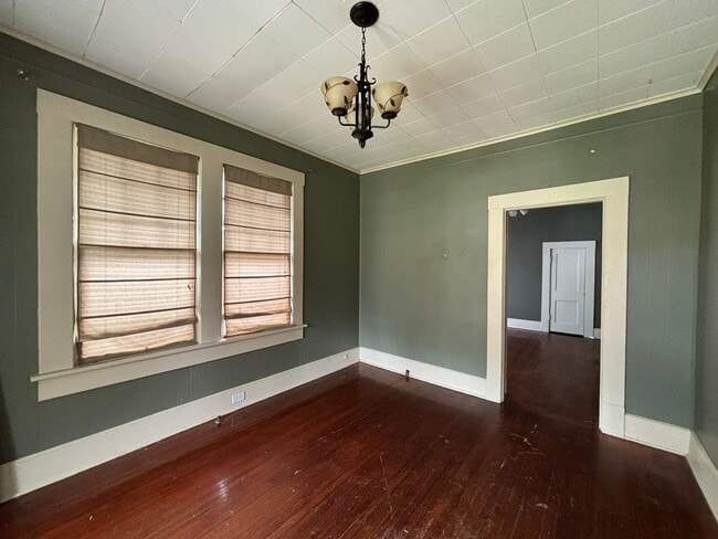 Photo - 425 Atkins Ave
