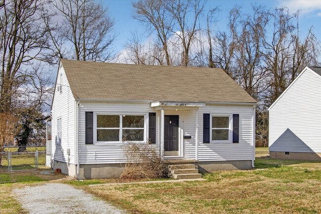 Photo - 2813 Faircourt St