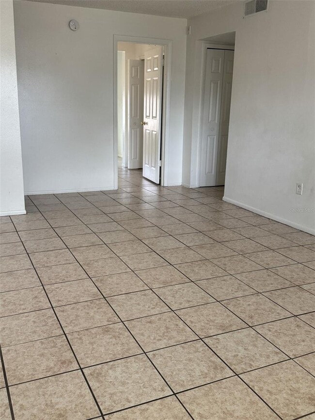 Photo - 828 Sky Lake Cir