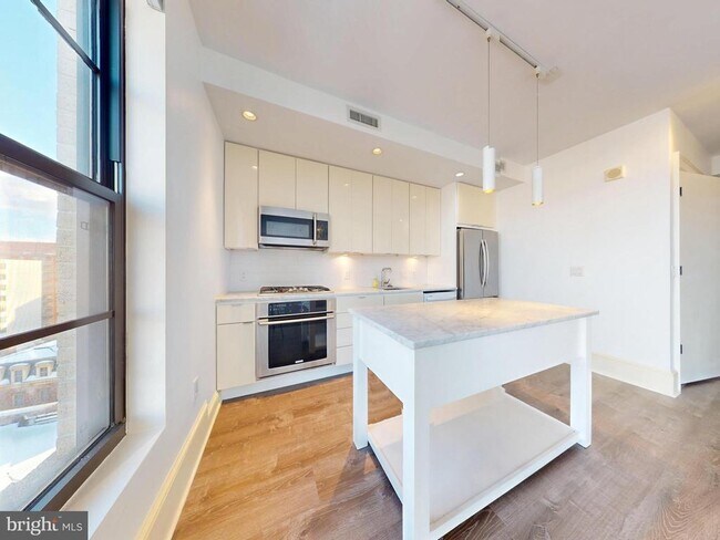 Photo - 1011 M St NW Unit 804