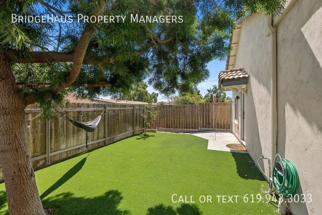 Photo - 832 Georgia St