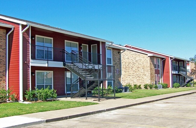 Building Photo - St. James Village Rental