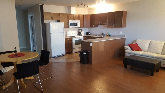 Photo - 4501-4543 43 St Unit 7
