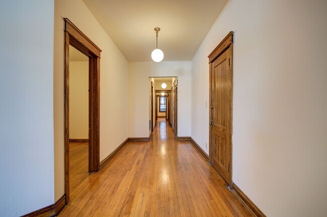 Photo - 845 W. Sheridan
