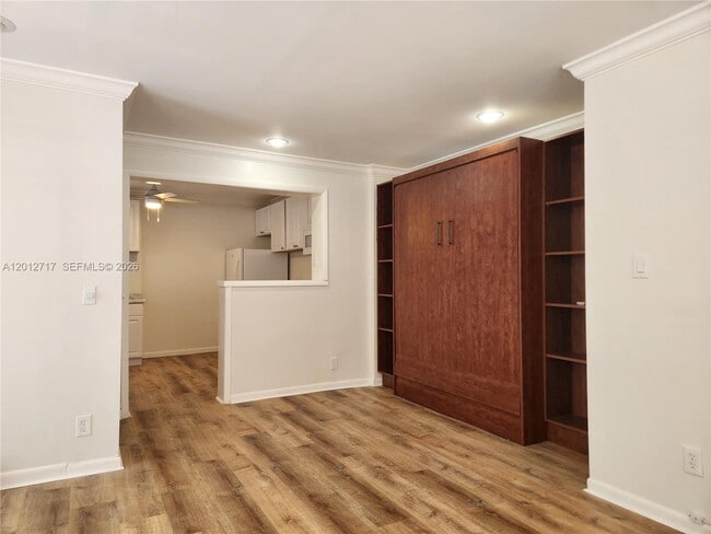 Building Photo - 320 New York St Unit 1W
