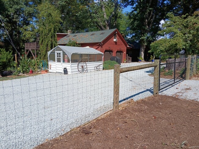 Photo - 2174 Grubby Rd