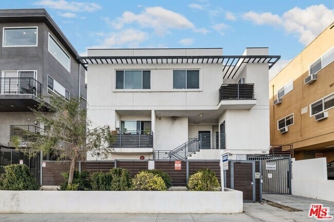 Building Photo - 1183 Crenshaw Blvd Unit 201 Rental