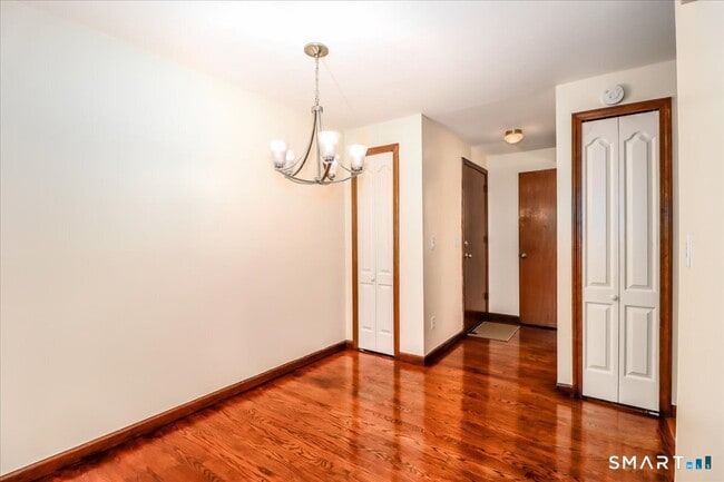 Photo - 62 Old Farms Ln Unit 62