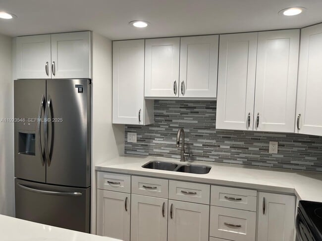 Photo - 9421 Evergreen Pl Unidad 107