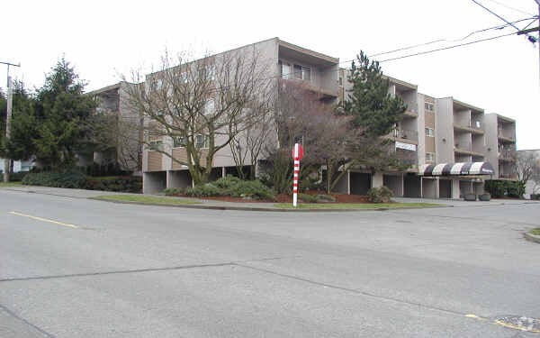 Photo - Montridge Arms Apartments