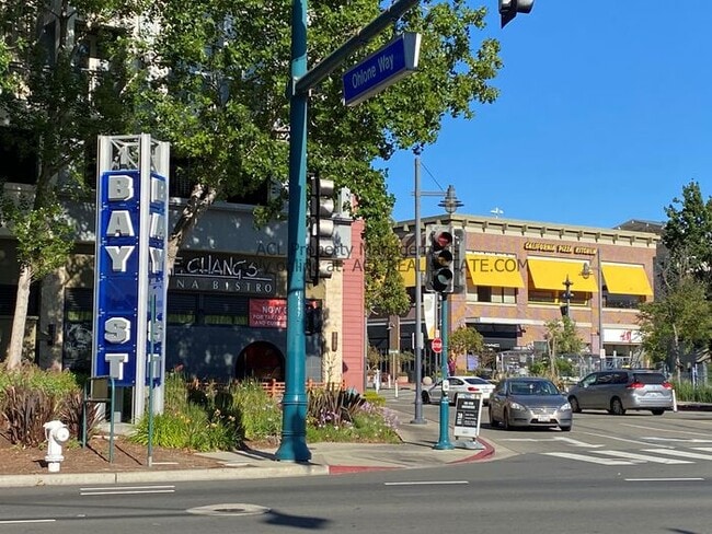 Photo - Perectly Located, Spacious, 2bed/ 2bath, Emeryville Condo For Rent Unit APT 4104