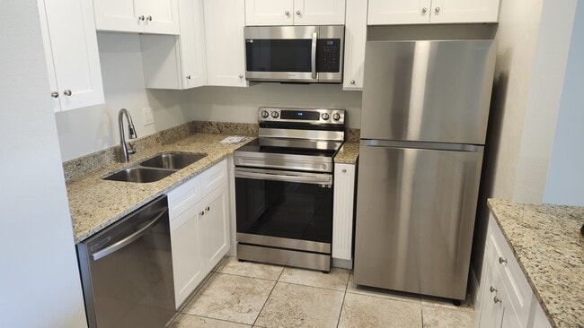 2501 Harn Blvd Unit H39