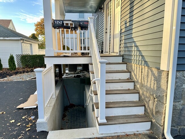 Photo - 173 Safford St Unit 2