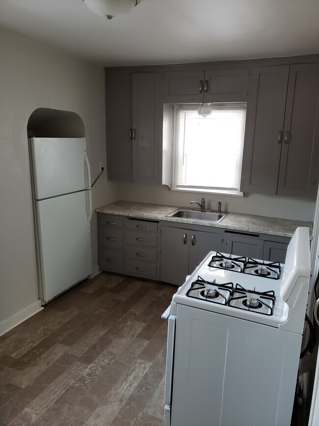 Photo - 1300 E 6th St Unit 4